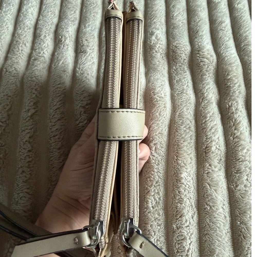 Nine‎ West Beige Embossed Logo Wristlet Wallet Triple Compartment Clutch